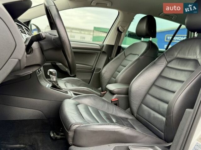 Білий Фольксваген e-Golf, об'ємом двигуна 0 л та пробігом 97 тис. км за 10300 $, фото 9 на Automoto.ua