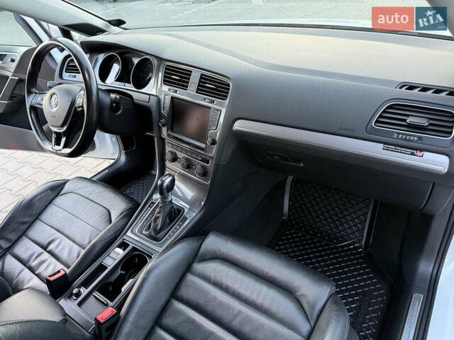 Білий Фольксваген e-Golf, об'ємом двигуна 0 л та пробігом 123 тис. км за 9300 $, фото 32 на Automoto.ua