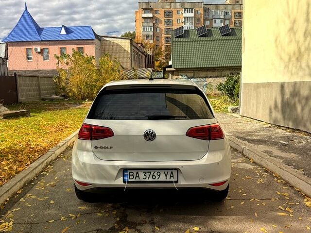Білий Фольксваген e-Golf, об'ємом двигуна 79 л та пробігом 138 тис. км за 8800 $, фото 3 на Automoto.ua