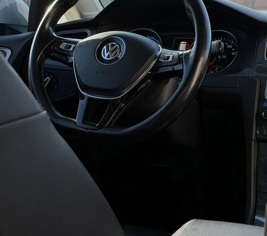Белый Фольксваген e-Golf, объемом двигателя 0 л и пробегом 144 тыс. км за 8100 $, фото 1 на Automoto.ua