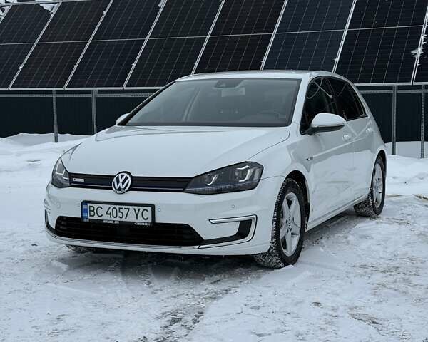 Білий Фольксваген e-Golf, об'ємом двигуна 0 л та пробігом 123 тис. км за 9900 $, фото 19 на Automoto.ua