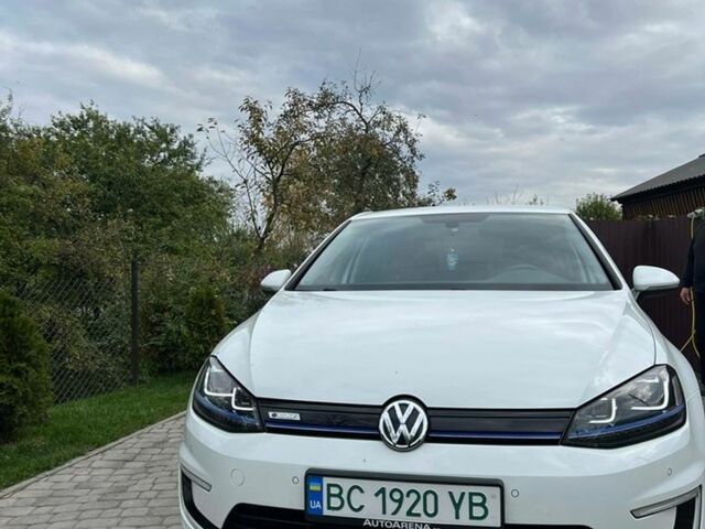 Білий Фольксваген e-Golf, об'ємом двигуна 0 л та пробігом 88 тис. км за 10000 $, фото 4 на Automoto.ua