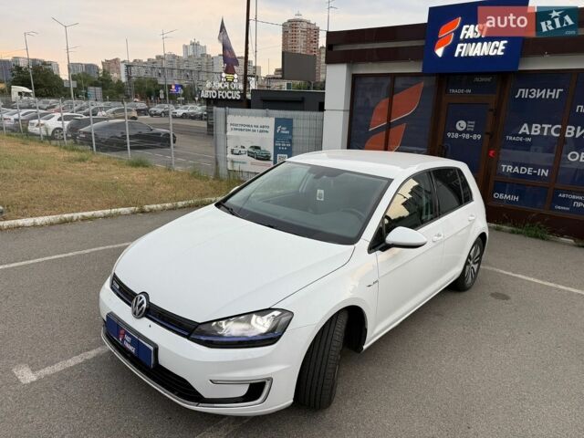 Білий Фольксваген e-Golf, об'ємом двигуна 0 л та пробігом 167 тис. км за 8990 $, фото 4 на Automoto.ua