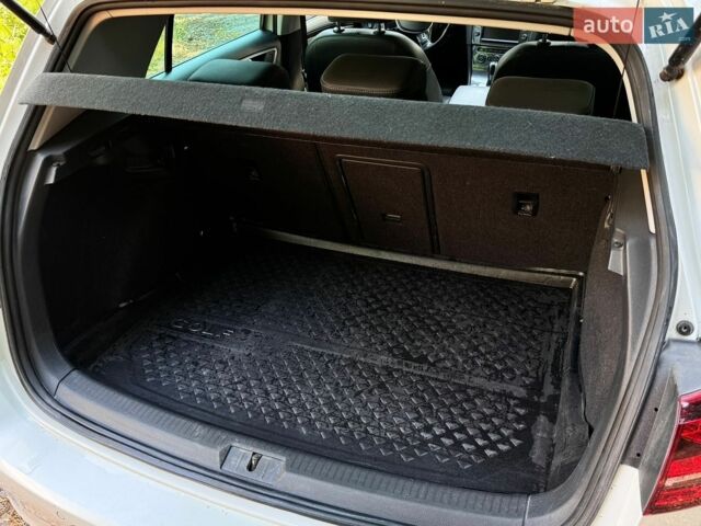 Білий Фольксваген e-Golf, об'ємом двигуна 0 л та пробігом 170 тис. км за 8299 $, фото 27 на Automoto.ua