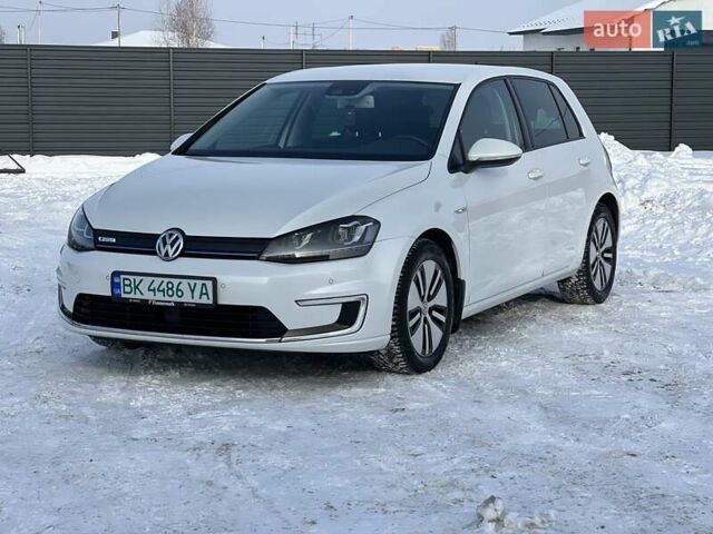 Белый Фольксваген e-Golf, объемом двигателя 0 л и пробегом 114 тыс. км за 8900 $, фото 1 на Automoto.ua