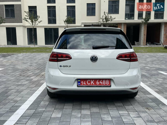 Белый Фольксваген e-Golf, объемом двигателя 0 л и пробегом 91 тыс. км за 8570 $, фото 12 на Automoto.ua
