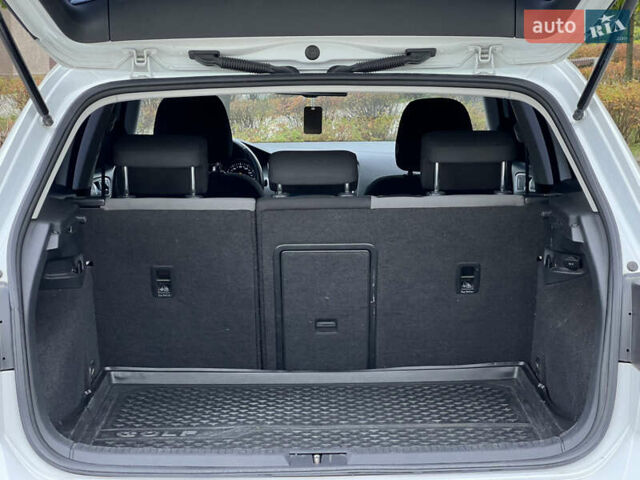 Белый Фольксваген e-Golf, объемом двигателя 0 л и пробегом 142 тыс. км за 7950 $, фото 26 на Automoto.ua