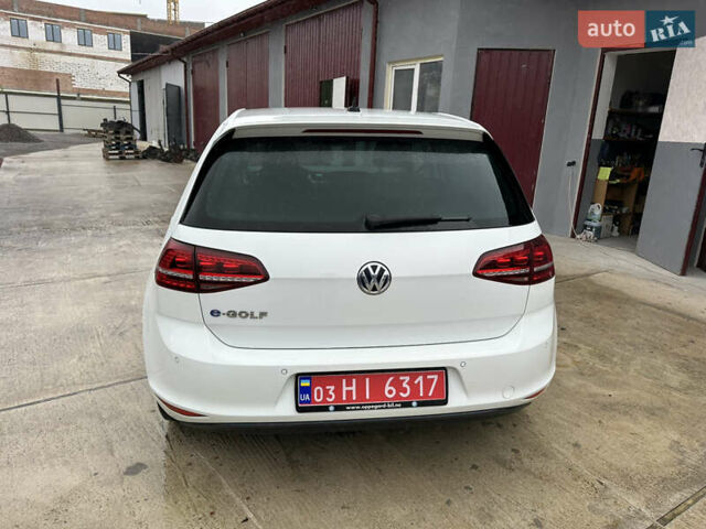 Білий Фольксваген e-Golf, об'ємом двигуна 0 л та пробігом 181 тис. км за 8200 $, фото 6 на Automoto.ua
