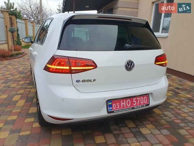 Белый Фольксваген e-Golf, объемом двигателя 0 л и пробегом 130 тыс. км за 8999 $, фото 10 на Automoto.ua