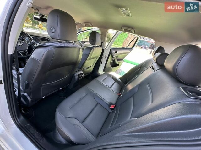 Білий Фольксваген e-Golf, об'ємом двигуна 0 л та пробігом 135 тис. км за 8100 $, фото 12 на Automoto.ua