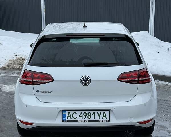 Белый Фольксваген e-Golf, объемом двигателя 0 л и пробегом 80 тыс. км за 10500 $, фото 7 на Automoto.ua