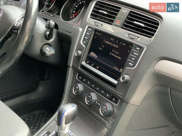 Білий Фольксваген e-Golf, об'ємом двигуна 0 л та пробігом 142 тис. км за 7999 $, фото 70 на Automoto.ua