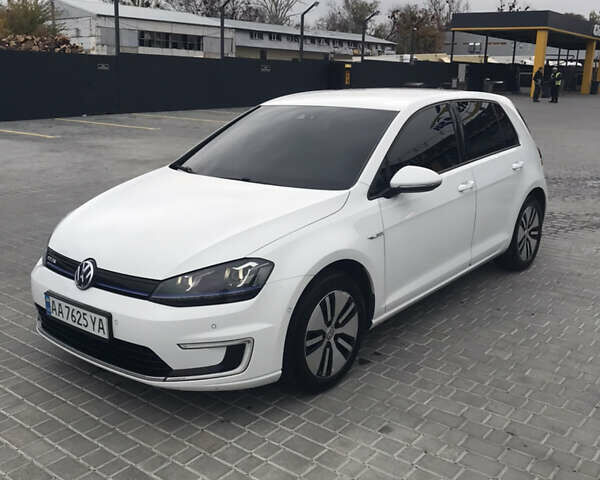 Белый Фольксваген e-Golf, объемом двигателя 0 л и пробегом 116 тыс. км за 8400 $, фото 1 на Automoto.ua