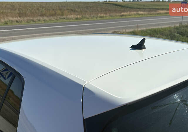 Белый Фольксваген e-Golf, объемом двигателя 0 л и пробегом 124 тыс. км за 8600 $, фото 14 на Automoto.ua