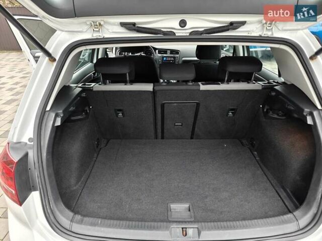 Белый Фольксваген e-Golf, объемом двигателя 0 л и пробегом 148 тыс. км за 7500 $, фото 14 на Automoto.ua