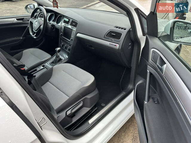 Білий Фольксваген e-Golf, об'ємом двигуна 0 л та пробігом 181 тис. км за 8200 $, фото 15 на Automoto.ua