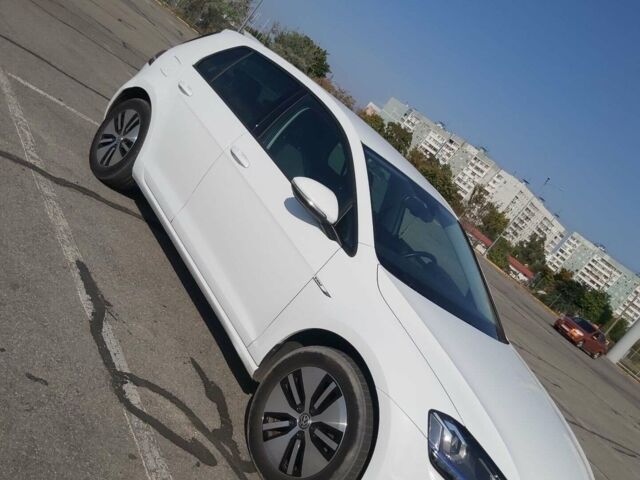 Білий Фольксваген e-Golf, об'ємом двигуна 0 л та пробігом 122 тис. км за 12700 $, фото 2 на Automoto.ua