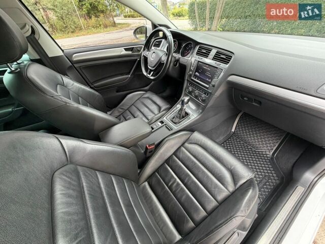 Белый Фольксваген e-Golf, объемом двигателя 0 л и пробегом 154 тыс. км за 8599 $, фото 37 на Automoto.ua