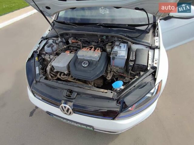 Білий Фольксваген e-Golf, об'ємом двигуна 0 л та пробігом 117 тис. км за 9000 $, фото 4 на Automoto.ua