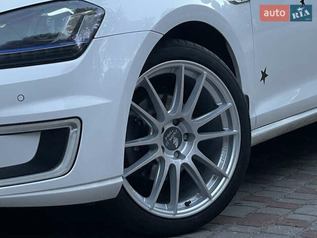 Білий Фольксваген e-Golf, об'ємом двигуна 0 л та пробігом 109 тис. км за 8500 $, фото 25 на Automoto.ua