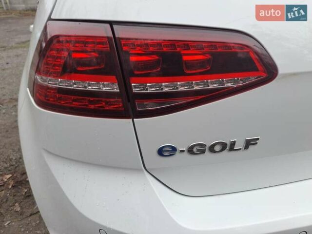 Білий Фольксваген e-Golf, об'ємом двигуна 0 л та пробігом 118 тис. км за 8800 $, фото 9 на Automoto.ua