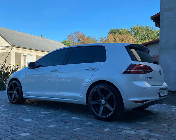 Белый Фольксваген e-Golf, объемом двигателя 0 л и пробегом 118 тыс. км за 9999 $, фото 5 на Automoto.ua