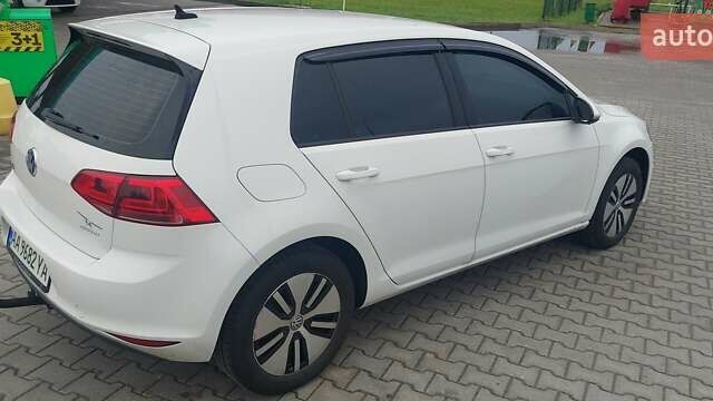 Белый Фольксваген e-Golf, объемом двигателя 0 л и пробегом 125 тыс. км за 9000 $, фото 5 на Automoto.ua