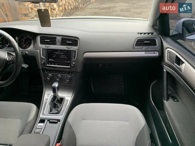 Білий Фольксваген e-Golf, об'ємом двигуна 0 л та пробігом 142 тис. км за 7999 $, фото 76 на Automoto.ua