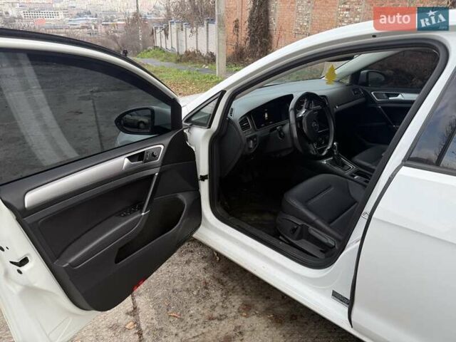 Білий Фольксваген e-Golf, об'ємом двигуна 0 л та пробігом 144 тис. км за 10500 $, фото 9 на Automoto.ua
