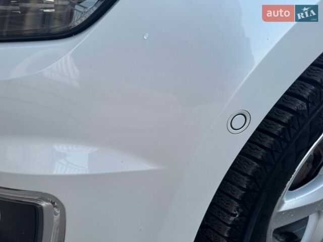 Белый Фольксваген e-Golf, объемом двигателя 0 л и пробегом 101 тыс. км за 9200 $, фото 25 на Automoto.ua