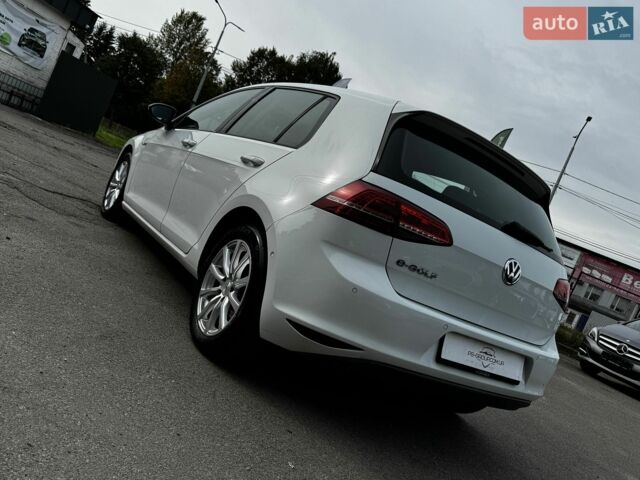 Белый Фольксваген e-Golf, объемом двигателя 0 л и пробегом 132 тыс. км за 8800 $, фото 11 на Automoto.ua