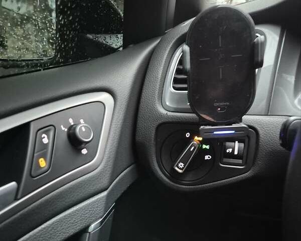 Белый Фольксваген e-Golf, объемом двигателя 0 л и пробегом 143 тыс. км за 9700 $, фото 22 на Automoto.ua