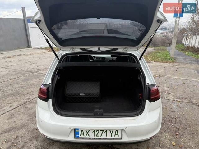 Білий Фольксваген e-Golf, об'ємом двигуна 0 л та пробігом 144 тис. км за 10500 $, фото 11 на Automoto.ua