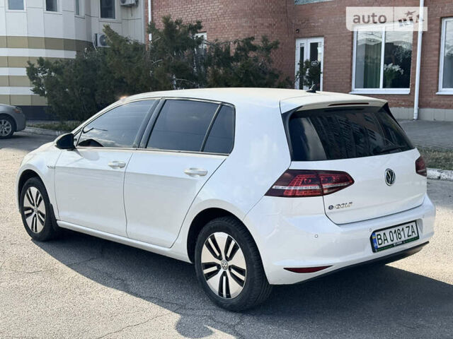 Белый Фольксваген e-Golf, объемом двигателя 0 л и пробегом 106 тыс. км за 11200 $, фото 37 на Automoto.ua