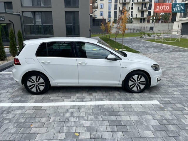 Белый Фольксваген e-Golf, объемом двигателя 0 л и пробегом 91 тыс. км за 8570 $, фото 15 на Automoto.ua