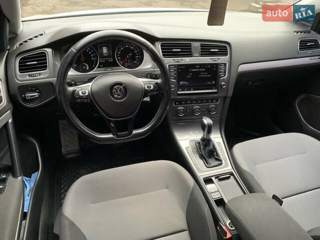 Білий Фольксваген e-Golf, об'ємом двигуна 0 л та пробігом 142 тис. км за 7999 $, фото 83 на Automoto.ua