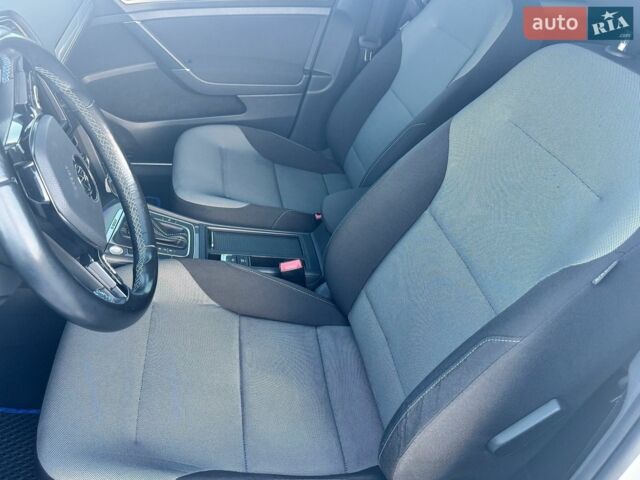 Білий Фольксваген e-Golf, об'ємом двигуна 0 л та пробігом 153 тис. км за 9000 $, фото 24 на Automoto.ua