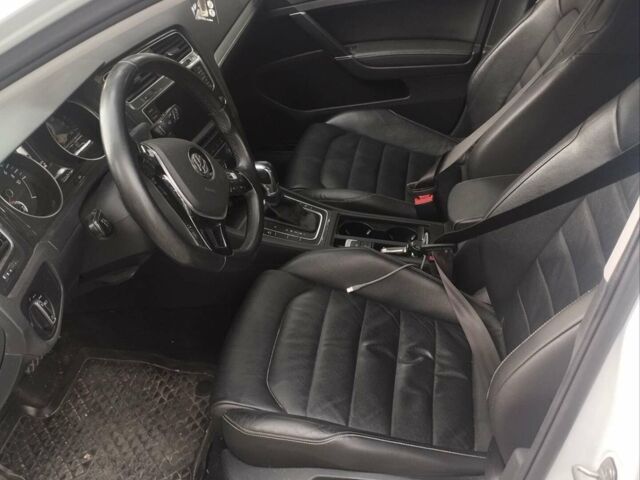 Белый Фольксваген e-Golf, объемом двигателя 0 л и пробегом 152 тыс. км за 9000 $, фото 1 на Automoto.ua