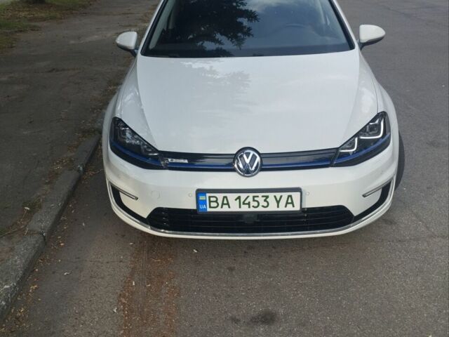 Білий Фольксваген e-Golf, об'ємом двигуна 0 л та пробігом 147 тис. км за 9200 $, фото 4 на Automoto.ua