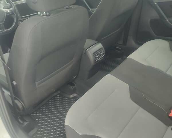 Білий Фольксваген e-Golf, об'ємом двигуна 0 л та пробігом 107 тис. км за 7300 $, фото 14 на Automoto.ua