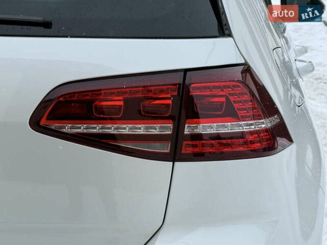 Белый Фольксваген e-Golf, объемом двигателя 0 л и пробегом 149 тыс. км за 8800 $, фото 18 на Automoto.ua