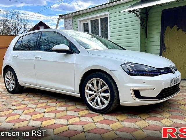 Белый Фольксваген e-Golf, объемом двигателя 0 л и пробегом 118 тыс. км за 9900 $, фото 6 на Automoto.ua