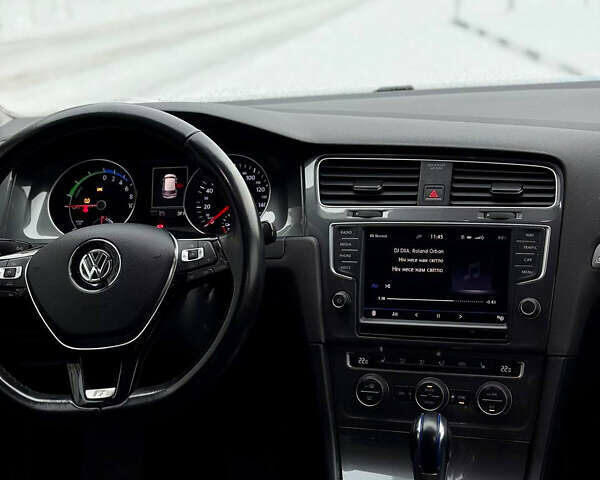 Білий Фольксваген e-Golf, об'ємом двигуна 0 л та пробігом 145 тис. км за 9300 $, фото 12 на Automoto.ua