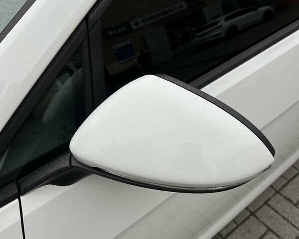 Белый Фольксваген e-Golf, объемом двигателя 0 л и пробегом 166 тыс. км за 7600 $, фото 14 на Automoto.ua