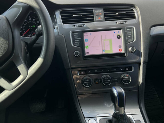 Белый Фольксваген e-Golf, объемом двигателя 0 л и пробегом 130 тыс. км за 10400 $, фото 43 на Automoto.ua