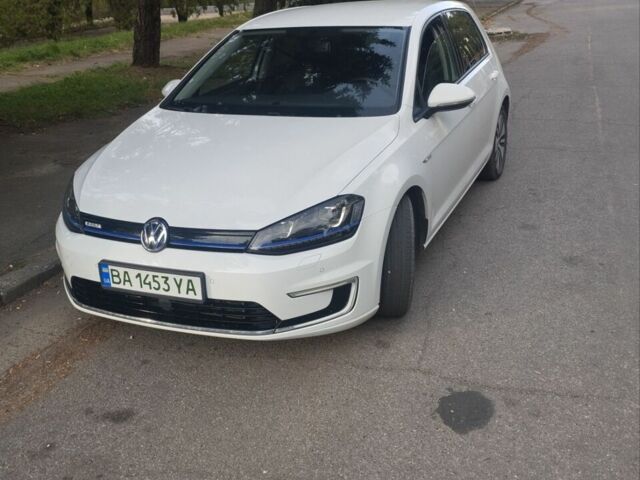 Білий Фольксваген e-Golf, об'ємом двигуна 0 л та пробігом 147 тис. км за 9200 $, фото 6 на Automoto.ua