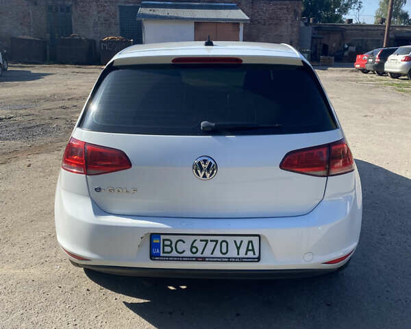 Белый Фольксваген e-Golf, объемом двигателя 0 л и пробегом 101 тыс. км за 8900 $, фото 4 на Automoto.ua