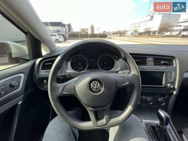 Белый Фольксваген e-Golf, объемом двигателя 0 л и пробегом 130 тыс. км за 10400 $, фото 55 на Automoto.ua