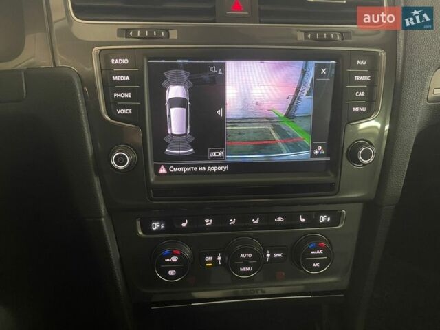 Белый Фольксваген e-Golf, объемом двигателя 0 л и пробегом 115 тыс. км за 8999 $, фото 44 на Automoto.ua