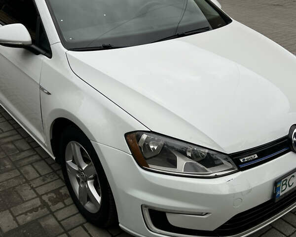 Белый Фольксваген e-Golf, объемом двигателя 0 л и пробегом 166 тыс. км за 7600 $, фото 2 на Automoto.ua